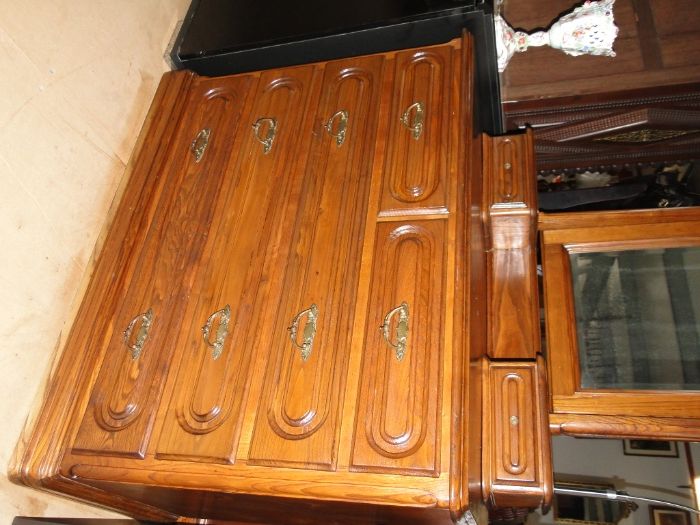 Cómoda em madeira com espelho - óptmo estado