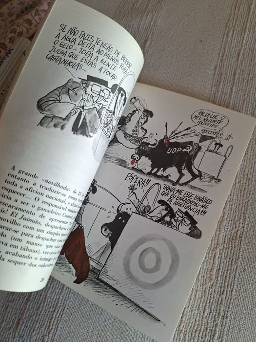 Livro de caricaturas de Augusto Cid sobre Ramalho Eanes