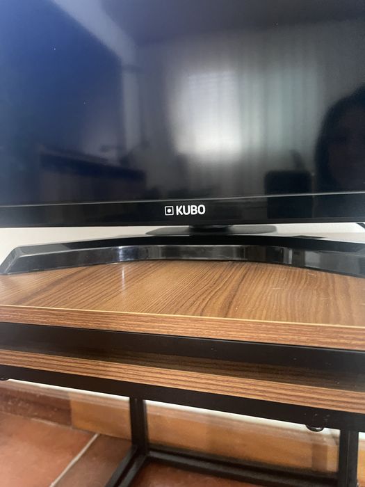 TV LCD smart 32 polegadas Kubo466195906949304322