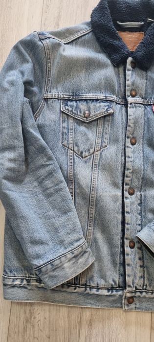 Levis XL.     ..