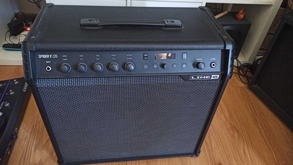Vendo Line 6 spider V 120 + controlador FBV3