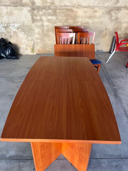 Mesa de Jantar Extensível + 6 Cadeiras (Cor Cerejeira