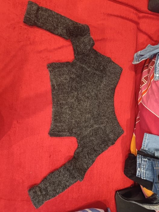 Sweter z długimi rękawami