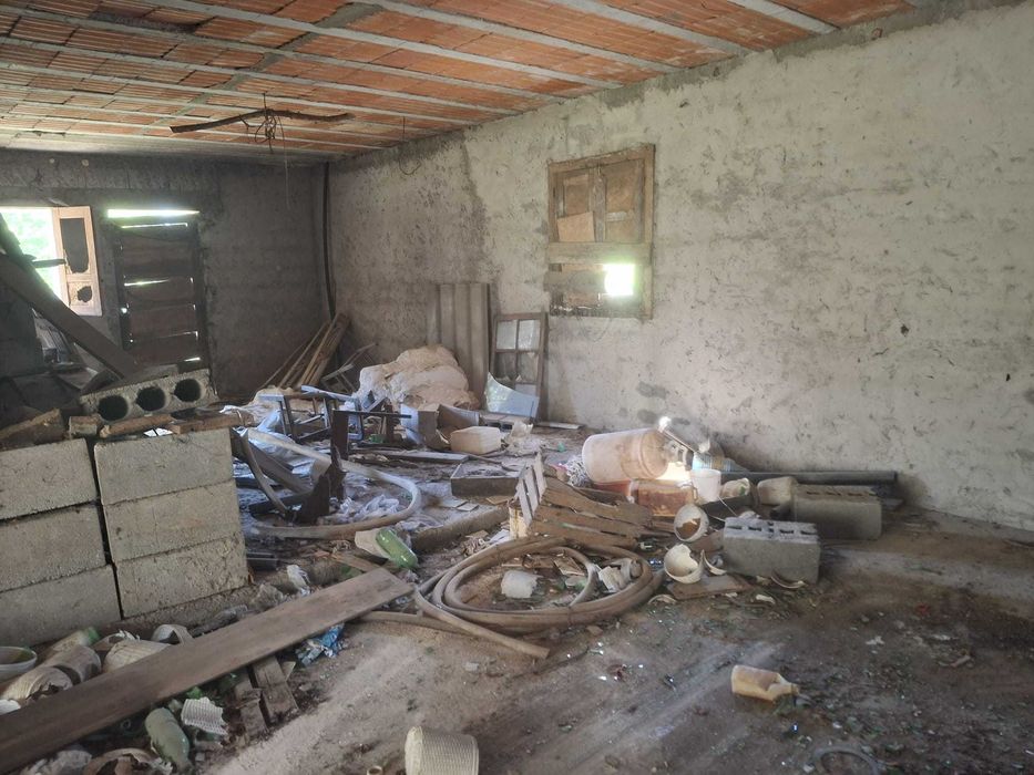 Casa para restaurar com 3.527m perto da saída da A42 Felgueiras