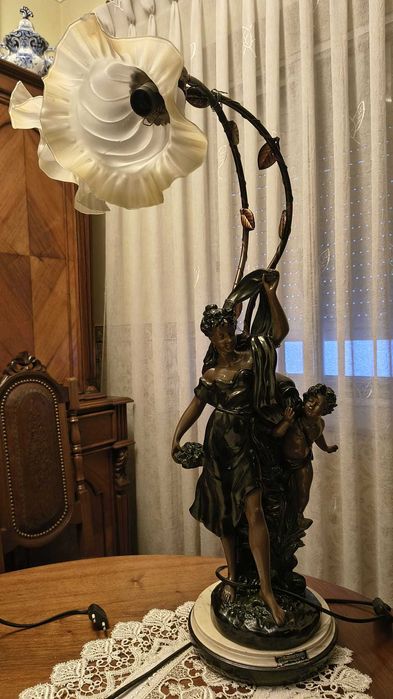 Candeeiro de mesa em bronze - duas lâmpadas