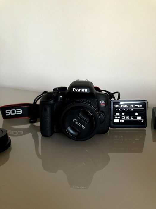 Câmera Canon Rebel T6i (EOS 750D)