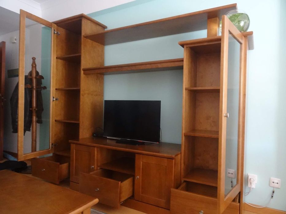 Móvel sala em madeira pinho