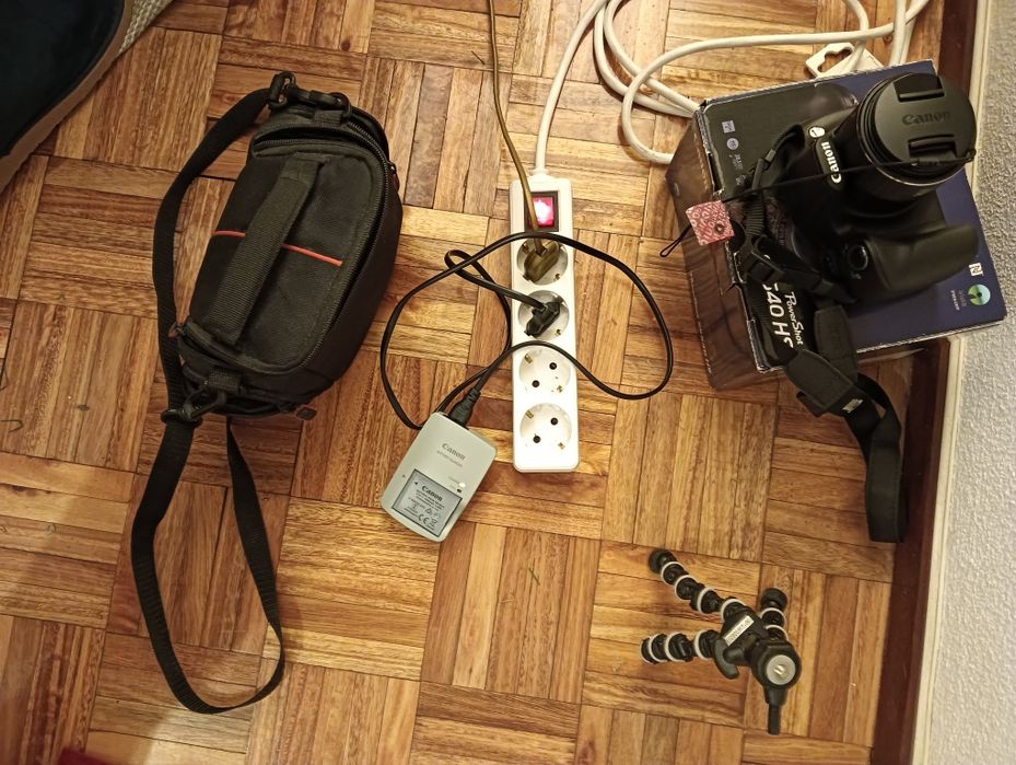 Máquina fotográfica digital Canon 20.3 MP 24mm 50Xzoom Wifi