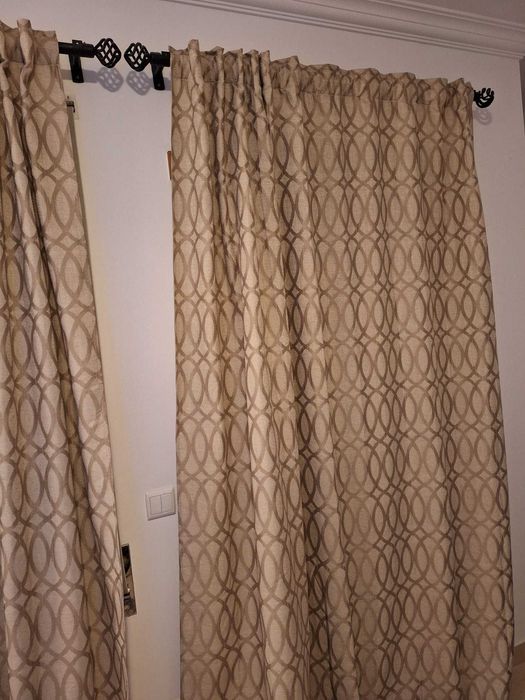 Cortinados com padrão dourado - Leroy Merlin - excelente estado