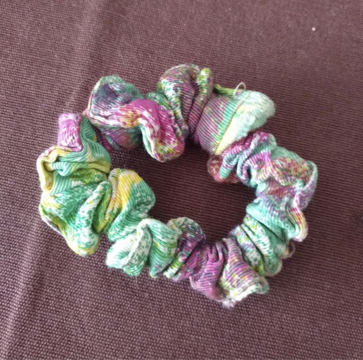 Scrunchie /Elásticos de cabelo em tecido colorido