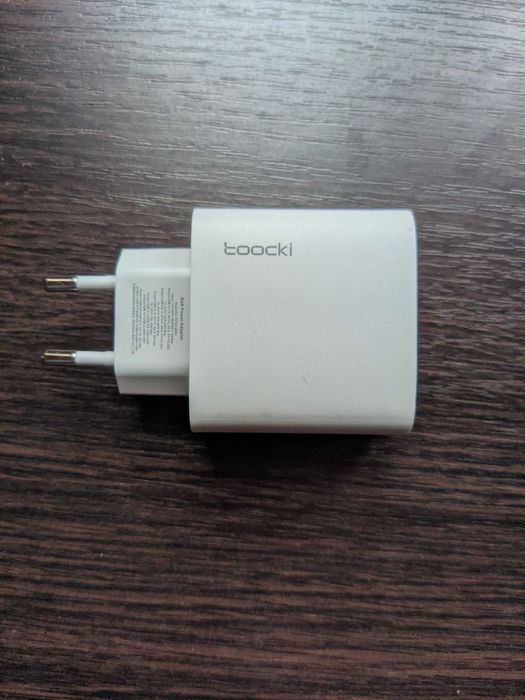 Зарядний пристрій Toocki 40W GaN, на 3 порти