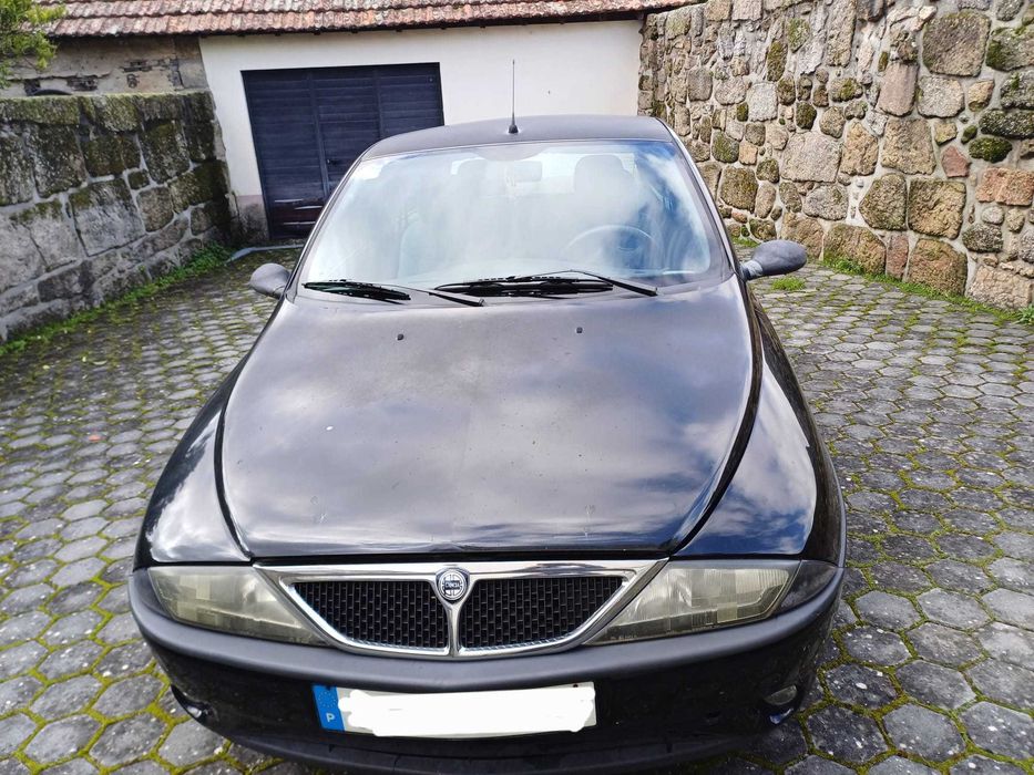 Lancia Y com inspeção em dia