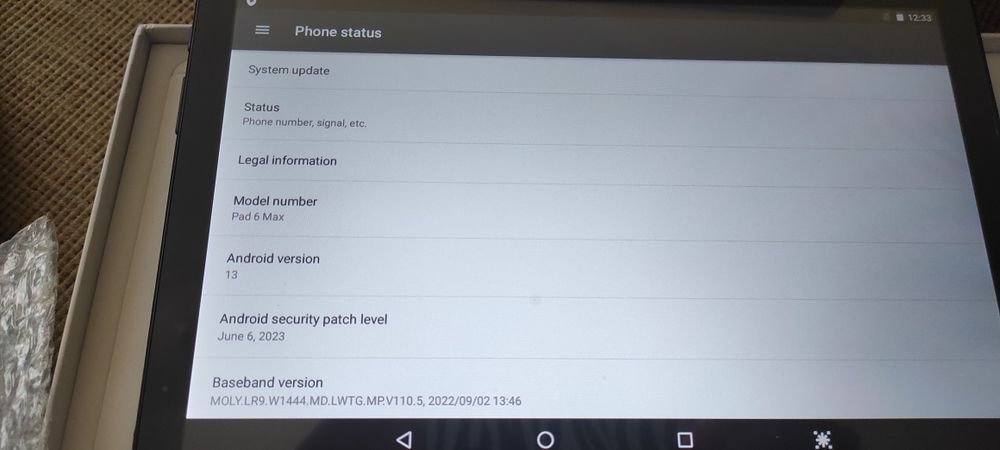 New tablet, with two cases, keyboard and various accessories64309737609219122