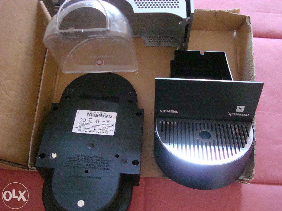 Máquina de café Nespresso Siemens 1260W às peças