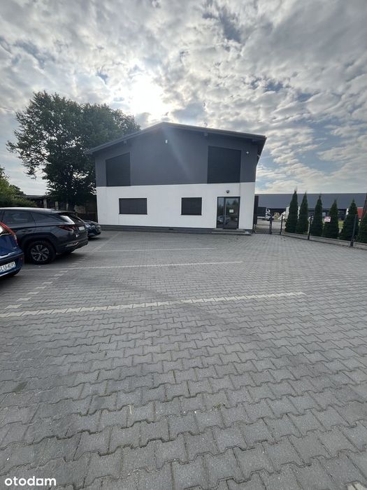 Lokal usługowy do wynajęcia z parkingiem