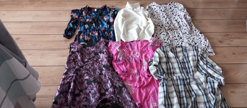 Oddam ubrania damskie.