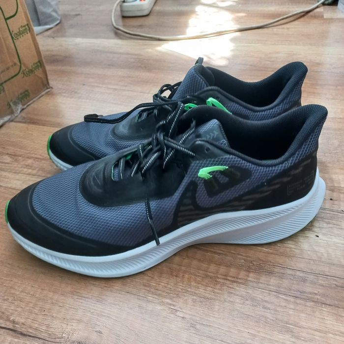 Кросівки Nike Quest 3 Shield 
Оригінал!
