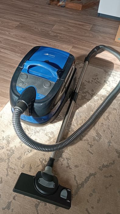 Пилосос  для сухого та вологого прибирання
BWD41700