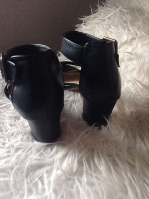 Sandálias pretas salto ASOS