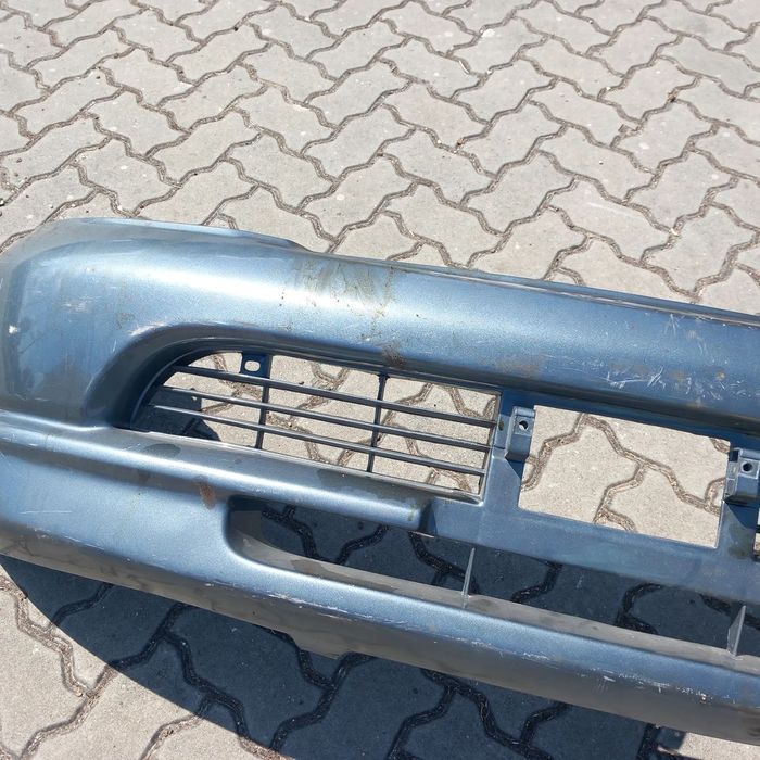 Para choques frente toyota hiace hf ty11029 00