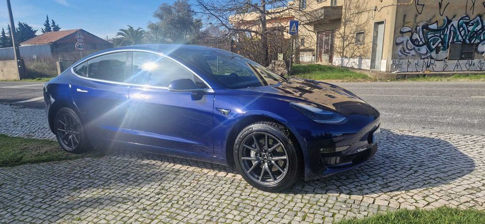 Tesla Model 3 Dua Motor