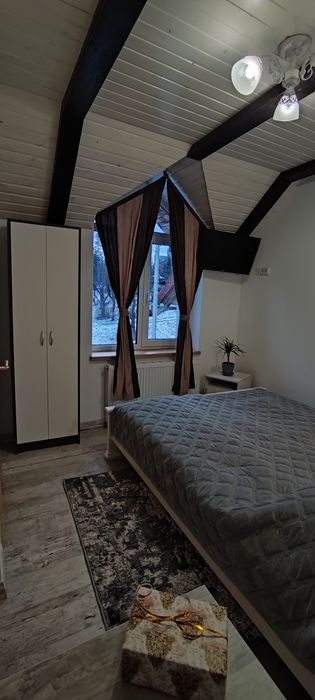 Котедж у  Славську .Без господарів великі компанії до 15 осіб.