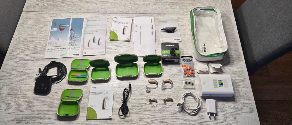 Aparaty słuchowe Phonak – 4 szt. + etui i akcesoria + TV Connector + zegrek HELP