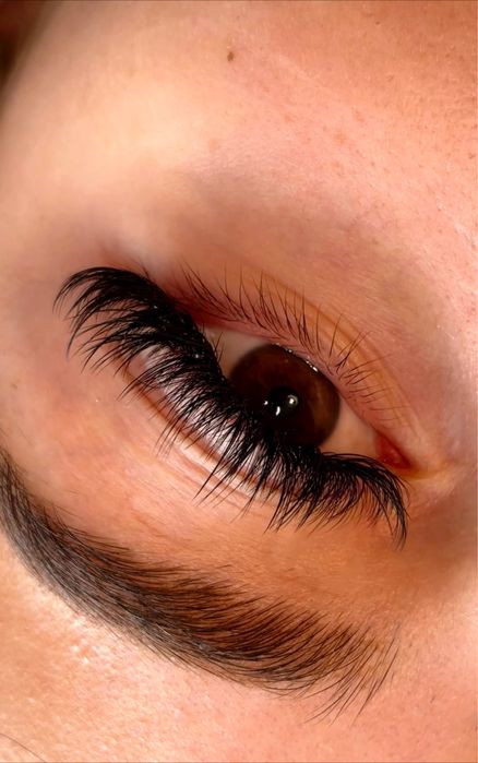 Przedłużanie rzęs