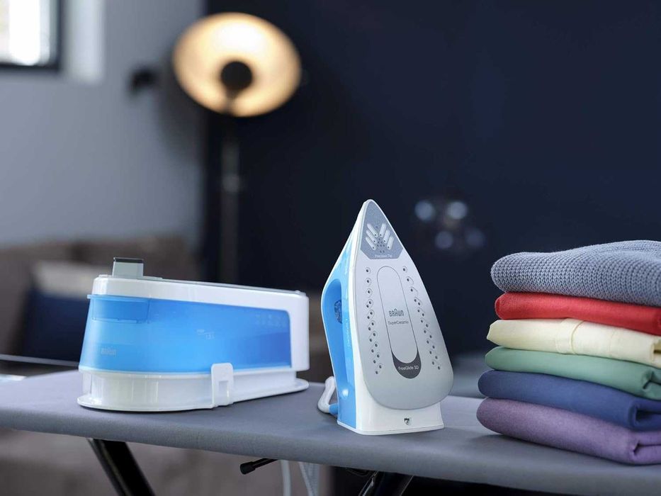 Żelazko ze Stacją Parową Braun Carestyle 1 IS1012BL 2200W