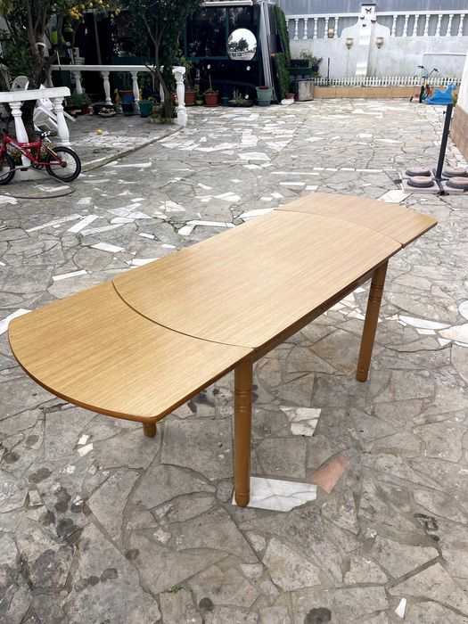 Mesa de jantar extensível