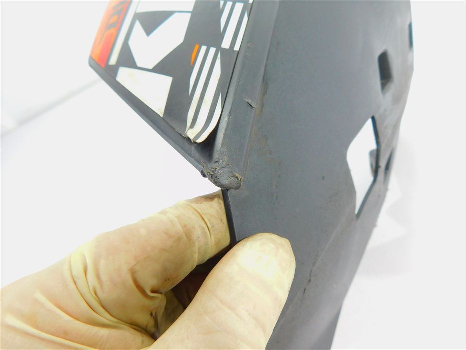 PŁUG PLASTIK OWIEWKA KTM DUKE 125 11-16 90108020144