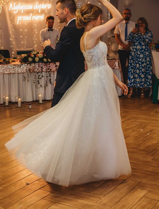 Suknia ślubna z brokatowym podszyciem S/M, kolor śmietankowy