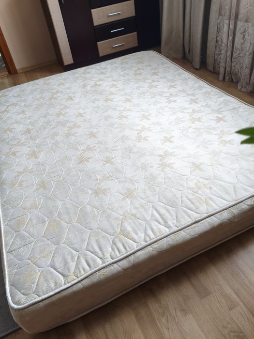 Продам матрас 160/200