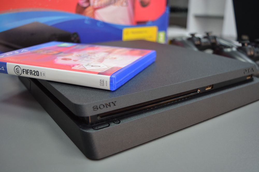 Sony PlayStation 4 Slim - FIFA EDITION