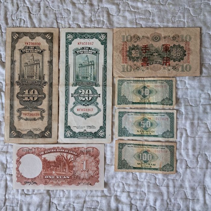 Banknoty z różnych krajów Azji