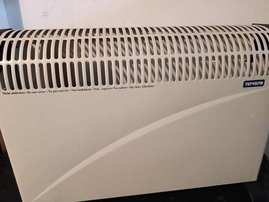 Aquecedor eléctrico em excelente estado.