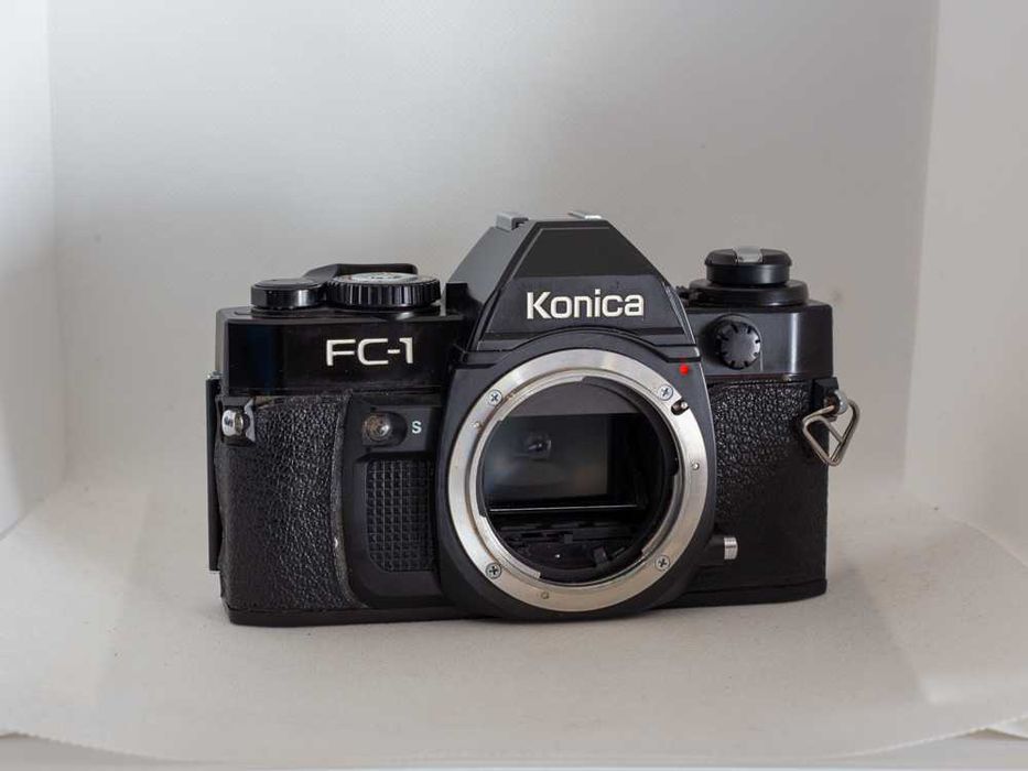 Máquina fotográfica analógica Konica FC-1 (Peças ou decoração)