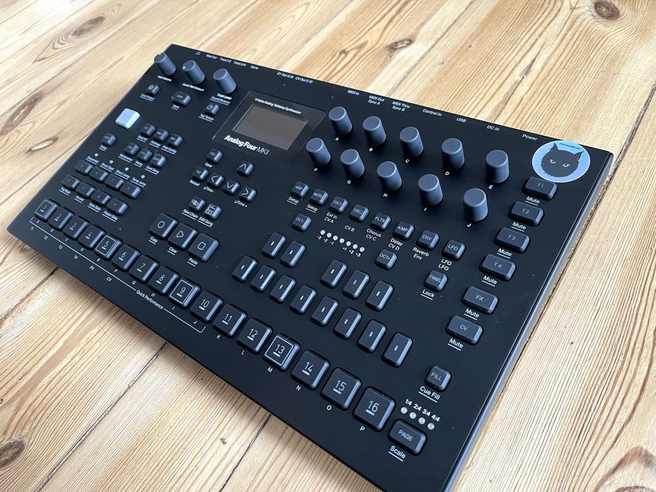 Elektron Analog 4 Mk II + Decksaver