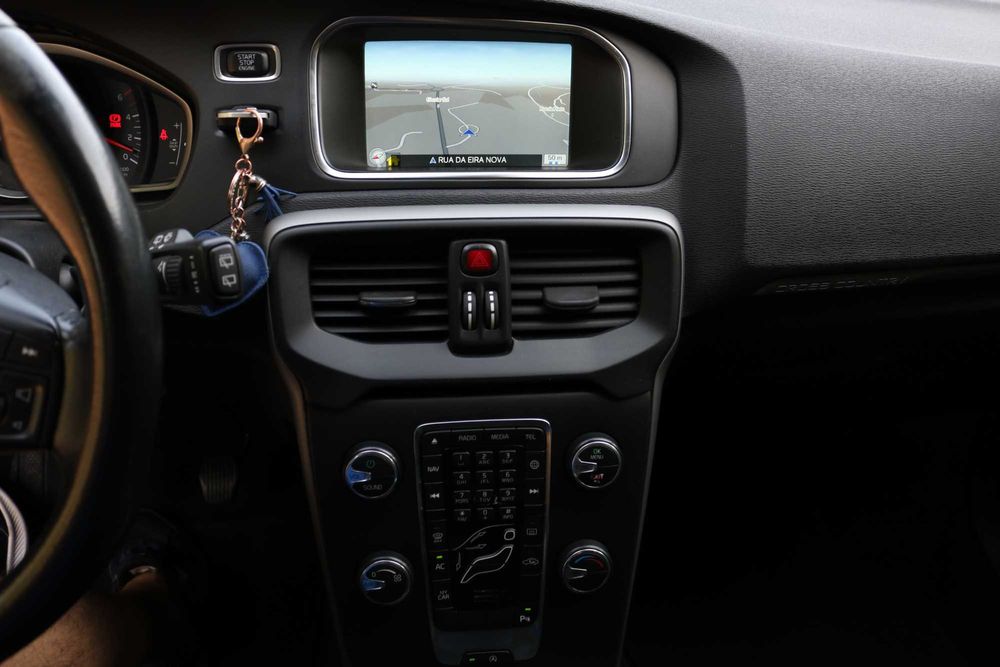 Volvo V40 Cross Country 2.0 D2 – Novembro 2016