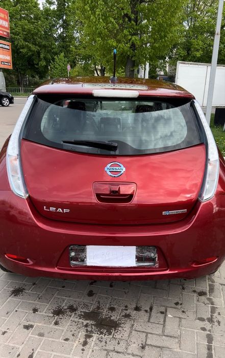 Авто Nissan LEAF