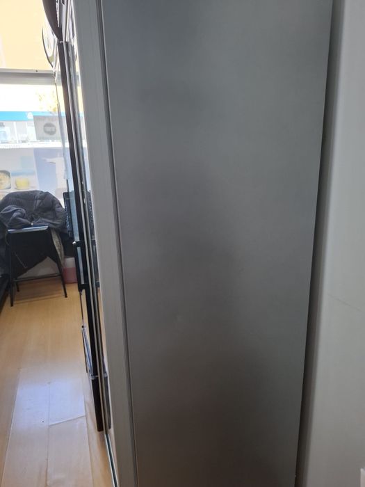 Vendo um  frigorífico