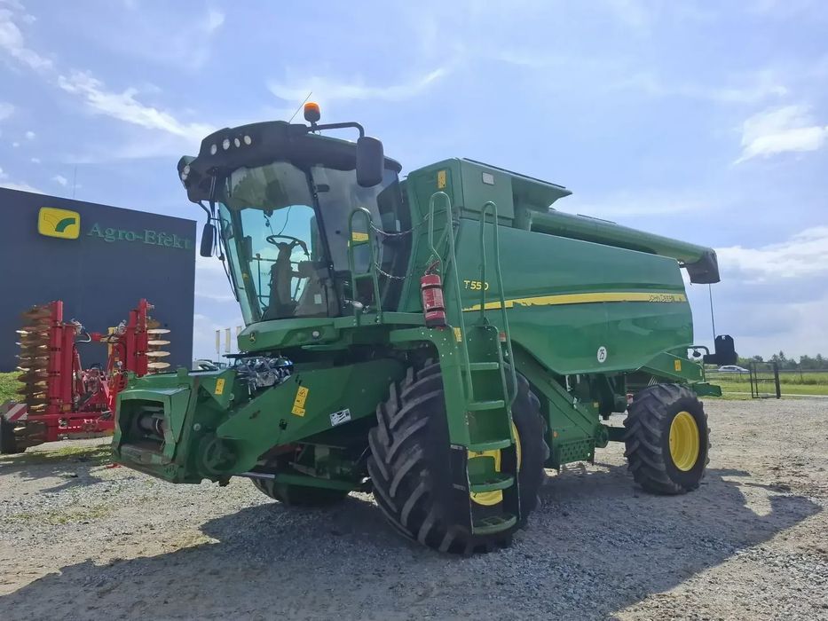 John Deere T550  John Deere T550