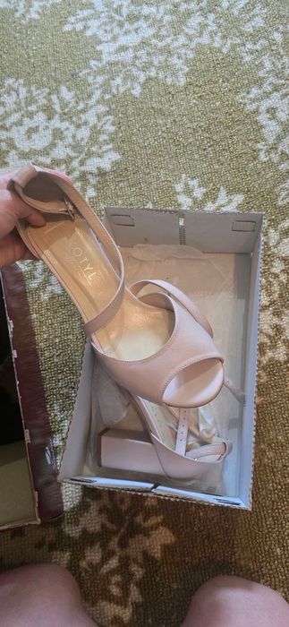 Босоніжки пудрові