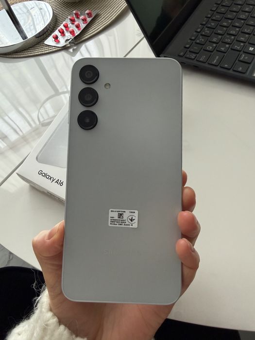 Мобільний телефон Samsung