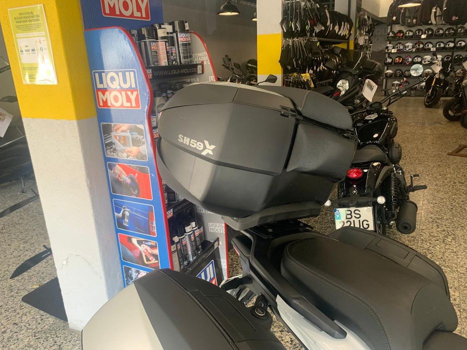 Benelli TRK 502 de 2022 optimo Estado, Kit Malas, Farois Auxiliares