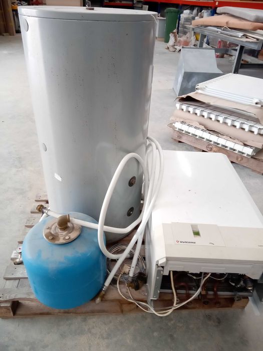 Conjunto de termo acumulador ZANTIA com radiadores para aquecimento