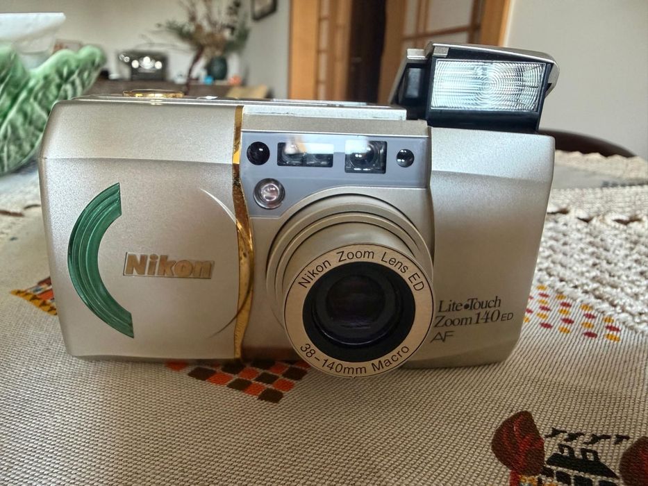 Nikon Lite Touch Zoom 140 ED AF