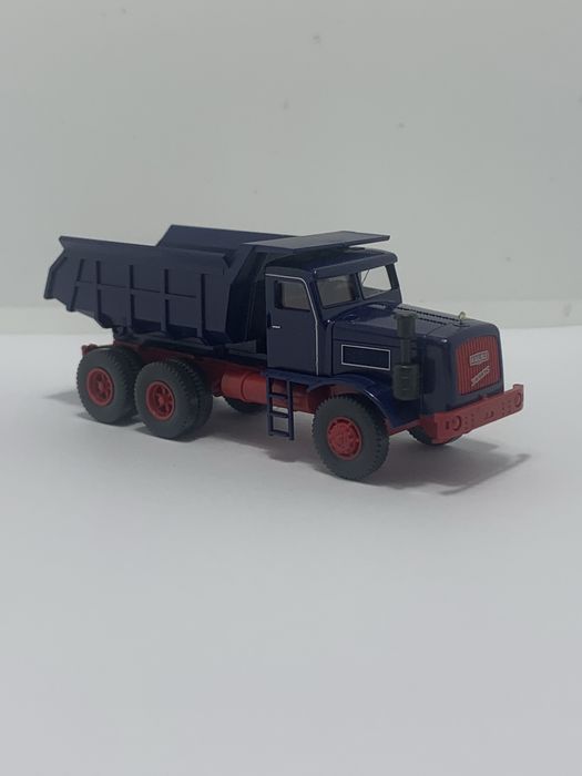 Camião Kaelble da Wiking escala 1/87