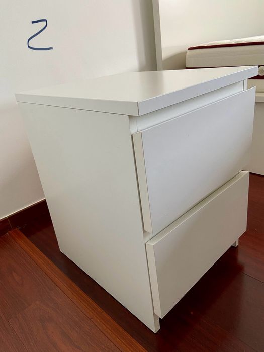 2 unidades -  Mesa Cabeceira MALM IKEA brancas