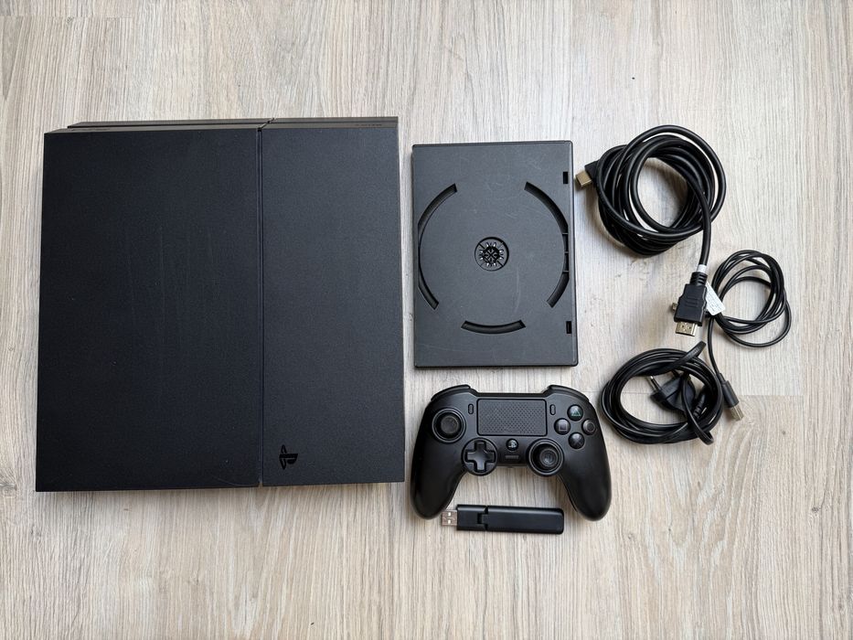 Na sprzedaż konsola PlayStation 4 + GTA V